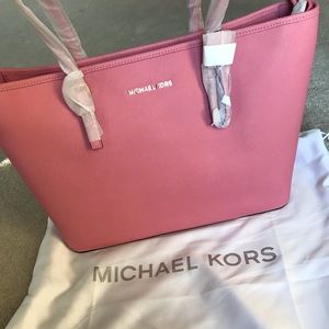 Michael Kors Jet Set tote NWT in Pink!